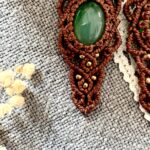Boucles d’oreilles en macramé artisanal avec agate verte naturelle