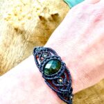 Bracelet en macramé noir avec labradorite facettée