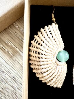 Boucles d’oreilles coquillage fait main avec aventurine verte