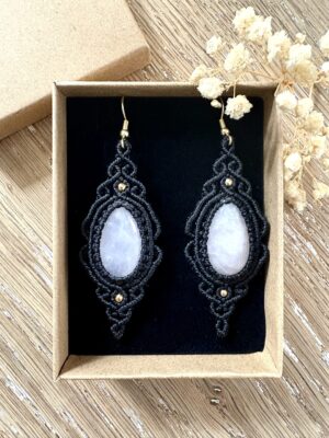 Boucles d’oreilles quartz rose macramé faites main