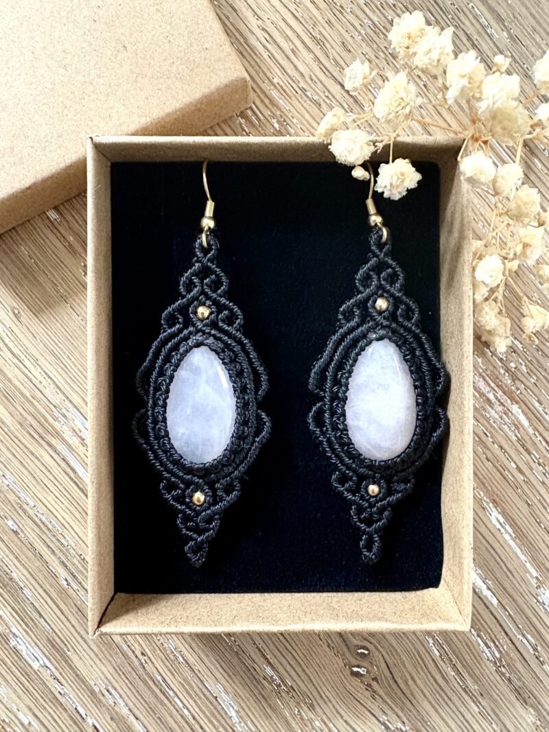 Boucles d’oreilles quartz rose macramé faites main