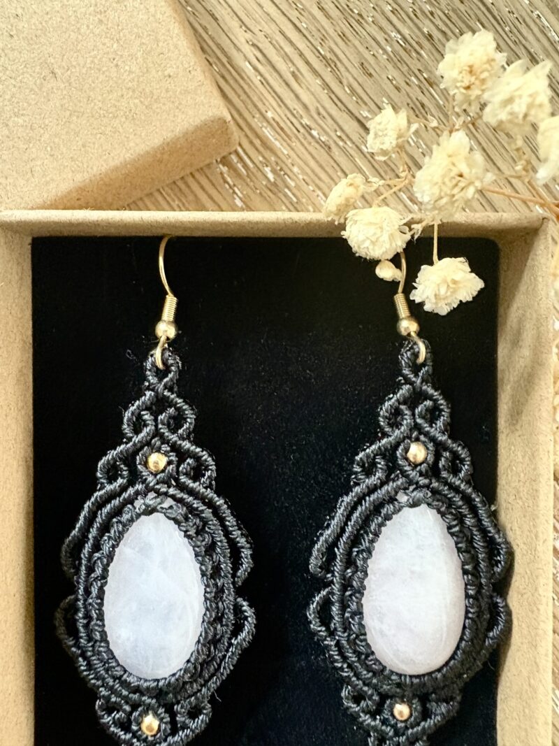 Boucles d’oreilles quartz rose macramé faites main