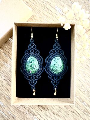 Boucles d’oreilles rubis zoïsite macramé fait main