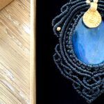 Talisman noir en macramé avec labradorite bleue goutte et breloque indienne