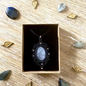 Médaillon noir quartz rose.