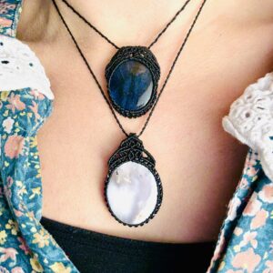 Médaillon pierre de lune.